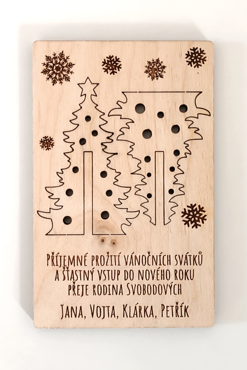 Vánoční dřevěné přání se stromečkem na vyloupnutí a vlastním textem