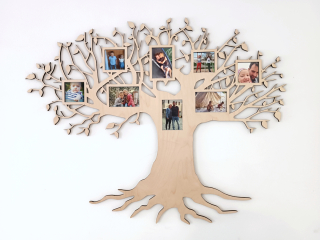 Dřevěný strom života s fotorámečky 